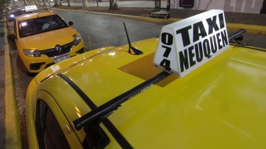 Los taxistas dicen que las aplicaciones son competencia desleal  (foto archivo Oscar Livera)