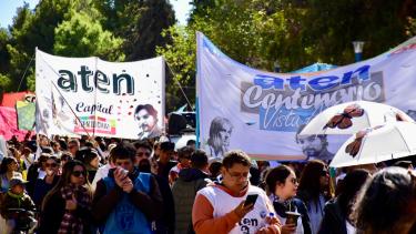 Marcharon por Carlos Fuentealba en Neuquén este viernes: «Por sus alumnos pudimos conocer su legado», sostuvieron en el acto