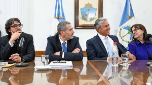 Rolando Figueroa le adjudicó la concesión del cerro Chapelco al grupo Vía Bariloche por 25 años