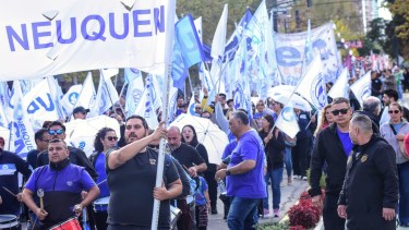Convocantes marchas de la CGT en Neuquén, Roca y Bariloche este miércoles: qué pasó en Cipolletti y Viedma