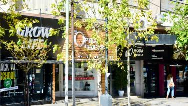 Más de 230 comercios nuevos abrieron en Neuquén en el primer trimestre de 2025 (foto Matías Subat)