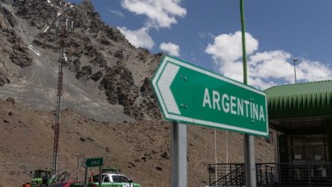 Pasos fronterizos Argentina - Chile.-