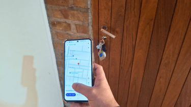 El robo ocurrió en el barrio 827 de General Roca y el celular fue recuperado a pocas cuadras por la policía.
