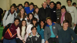 Cuando Francisco no era papa: el encuentro inolvidable con dos jóvenes de Neuquén