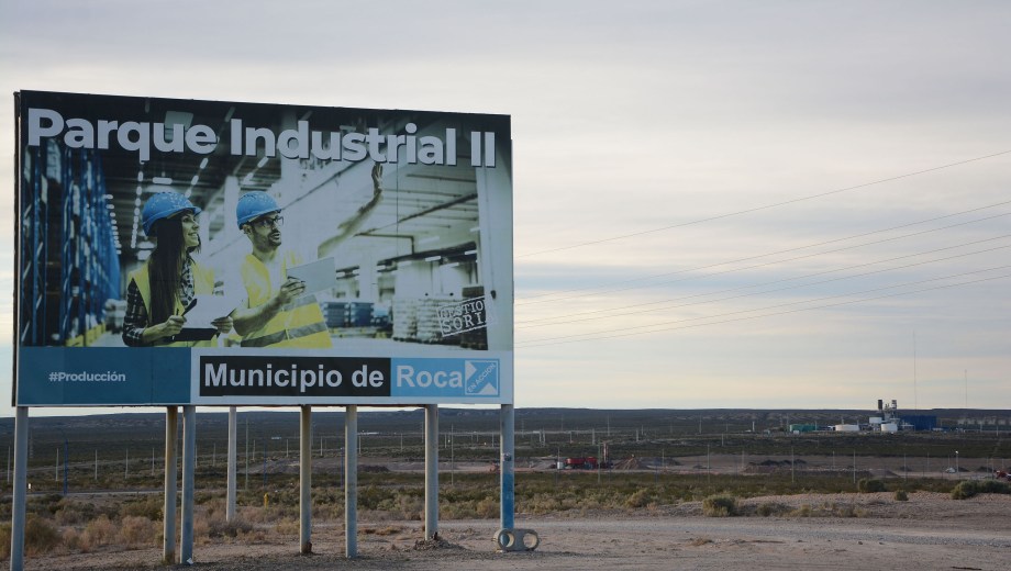 Acceso al Parque Industrial II de Roca. Foto: Andrés Maripe. 