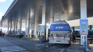 YPF aumenta sus combustibles. Foto: archivo Juan Thomes. 
