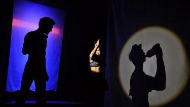 Este sábado: “Sueño de revolver”, en Deriva Teatro de Neuquén. 