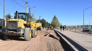 Llega el asfalto a Conquistadores del Desierto, una de las calles principales del oeste de Neuquén