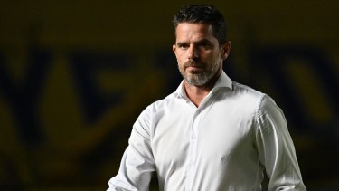 Fernando Gago faltó a la primera práctica de la semana en Boca.