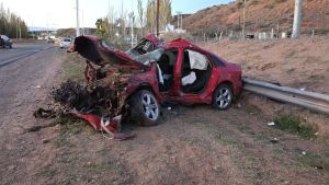 Quién era el joven que murió tras chocar contra un poste sobre Ruta 7: tenía 20 años y vivía en Cipolletti