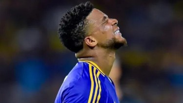 Frank Fabra no fue convocado en Boca y generó polémica en redes sociales.