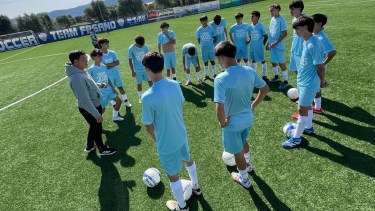 Los jóvenes de Neuquén tienen la chance de experimentar el fútbol profesional en Italia. Foto: Gentileza.