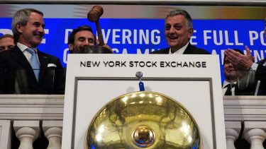 Marin realizó el clásico toque de campana de la Bolsa, que marca el cierre de la jornada bursátil. (Foto: Cecilia Maletti)