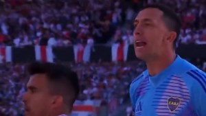 El tenso cruce entre Marchesín y Borja tras el gol de Driussi en el Superclásico: «Le pegaste a tus hijos»