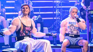 Ca7riel y Paco Amoroso tocaron en The Tonight Show con Jimmy Fallon: mirá el video