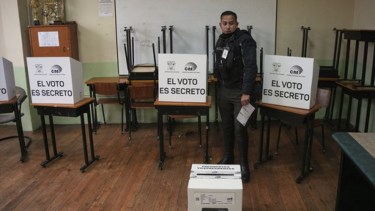 Cierre de urnas en Ecuador. 