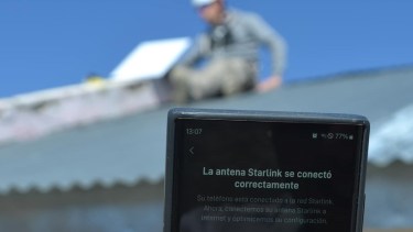 Altec realizó las instalaciones de las antenas de Starlink en los parajes rurales donde hay escuelas y comisionados. Foto: Gentileza Altec.