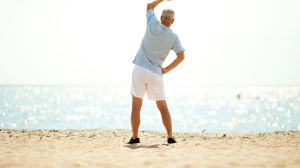 Fácil y rápido: ejercicios de fuerza después de los 40 para cuidar huesos y músculos