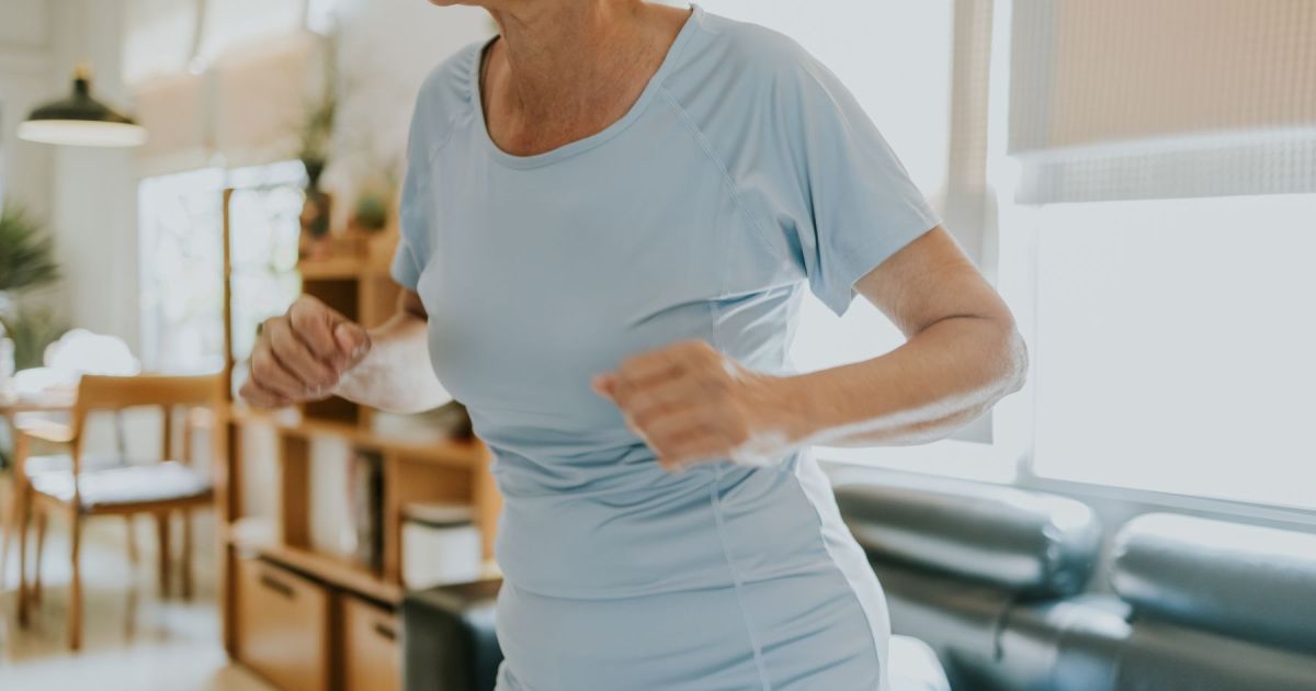 Mejora tu bienestar con ejercicios suaves después de los 40