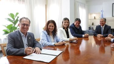 Convenio con siete municipios de Neuquén. Foto: Neuquén informa.