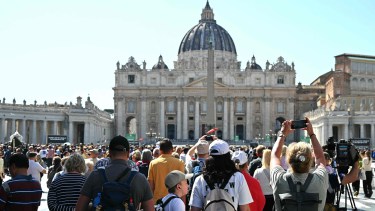 Crecen las búsquedas de viajes a Roma: cuánto sale ir a despedir al papa Francisco