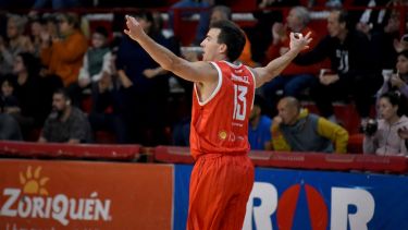 Francisco González, una de las principales vías de gol en el Rojo, que ganó y sigue arriba. (Archivo Matías Subat)