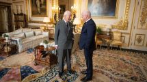 Imagen de Los presidentes que viajarán a despedir al papa Francisco: el gesto que tuvo el rey Carlos III
