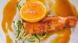 Ideal para Semana Santa: receta de salmón a la naranja