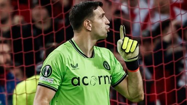 Dibu Martínez y una rivalidad especial con el público de Francia.