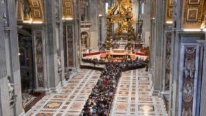 Las antiguas celebraciones tras la muerte del papa Francisco: qué son las novendiales de las que todos hablan 