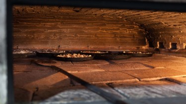 La pizza porteña, un ícono de la gastronomía local.