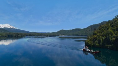 Cruzar de la Patagonia a Chile por agua: una travesía entre bosques, lagos y selva en el paso Hua Hum