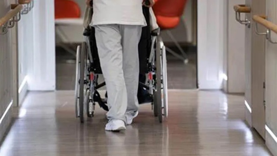 Condenaron al enfermero que abusó de una paciente adulta mayor en Neuquén 