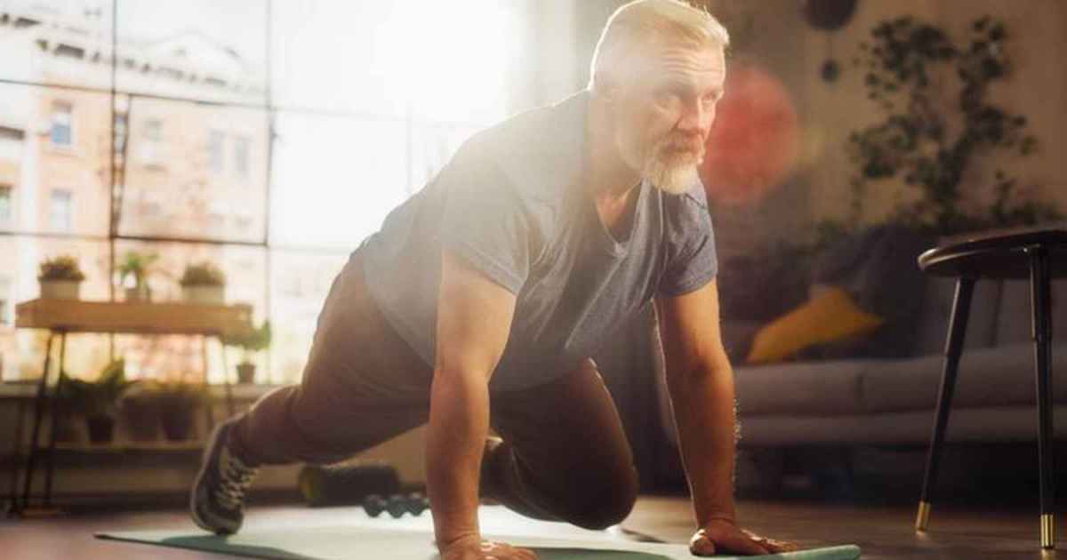 Cómo llegar a la vejez en forma: una rutina simple de 5 ejercicios para mayores de 50