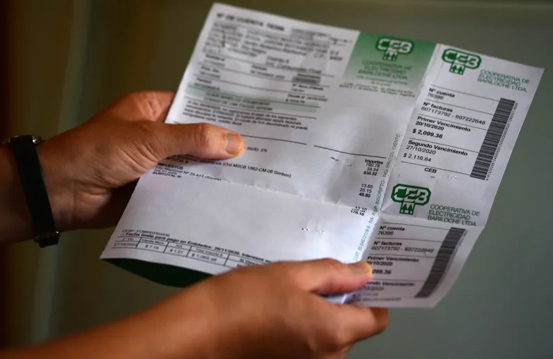 Los precios de la electricidad, mes a mes, generan reclamos de los usuarios. (archivo)
