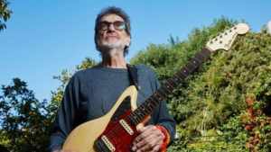 Edelmiro Molinari, leyenda del rock argentino, atraviesa una difícil situación económica: “Si no lo resuelvo, mi familia y yo quedamos en la calle”