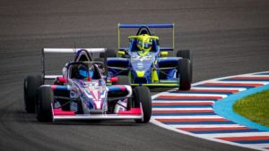 Fórmula 2: el neuquino Valentín Jara cerró un fin de semana perfecto en Termas de Río Hondo