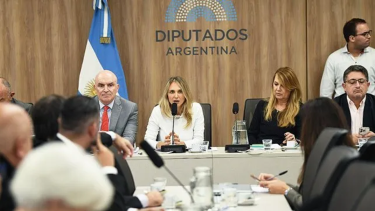 Jubilados: hubo dictamen en Diputados para ampliar la moratoria previsional y aumentar el bono