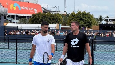 Nole y Fede Gómez entrenando juntos en la previa de Roland Garros.