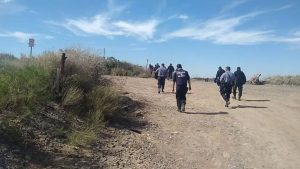 Hallaron el cuerpo de un hombre en Roca: estaba en la barda, llevaba varios días muerto y no saben quién es
