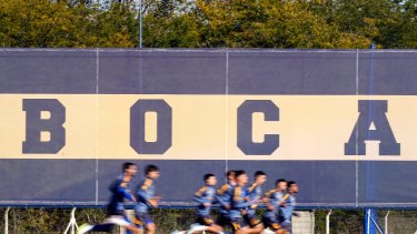 El plantel de Boca entrenó en Ezeiza y Mariano Herrón empezó a delinear el equipo para el cruce en La Bombonera.