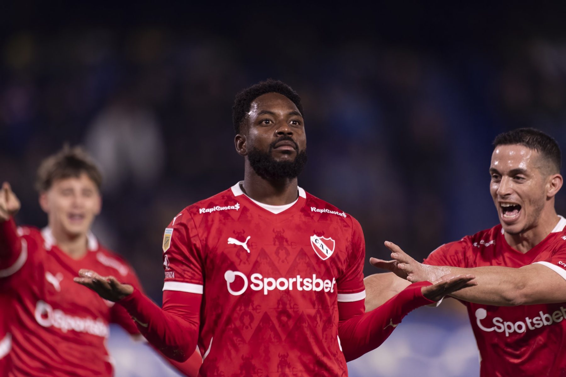 Con un golazo de Angulo, Independiente eliminó a Boca en la Bombonera y pasó a semifinales