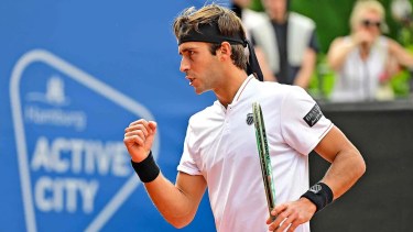 El tenista argentino se metió en semifinales del torneo alemán.