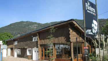 El vocero presidencial, Manuel Adorni, sostuvo que el comodato "implicaba una ilegalidad y una utilización de recursos del estado para recrear la vida de este terrorista con material multimedia". Foto: Facebook.