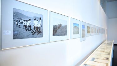La exposición y sus varios enfoques. Se puede recorrer desde cualquier lugar sin perder sentido. (FOTOS: Gentileza)