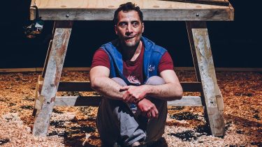 Luciano Cáceres en Muerde. 