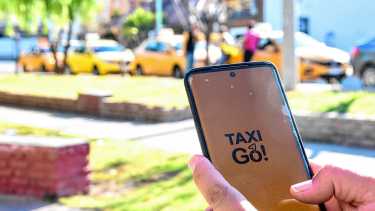 La aplicación municipal Taxi Go se permite despachar viajes a través de las plataformas digitales (foto Cecilia Maletti)