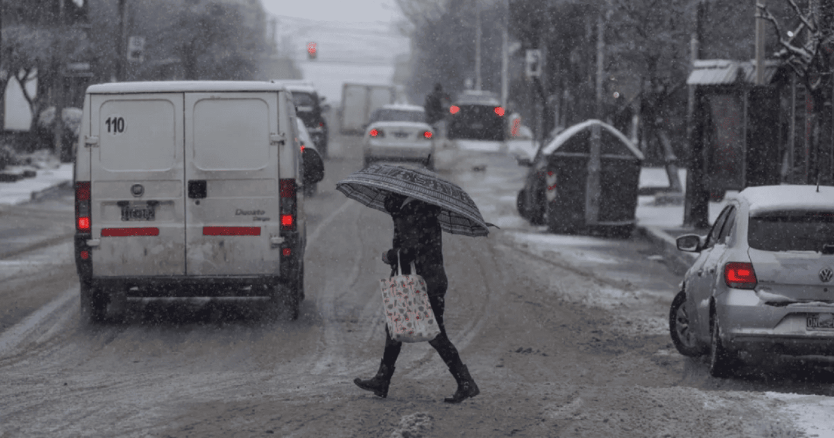 Nuevo temporal afecta a la Patagonia: viento fuerte y nieve en la cordillera
