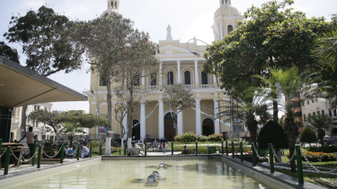 Catedral y plaza de Chiclayo en Perú. Foto gentileza Promperú. 