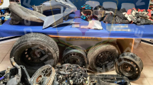 Imagen de Desbarataron un desarmadero de motos en Neuquén: incautaron partes robadas, droga y municiones
